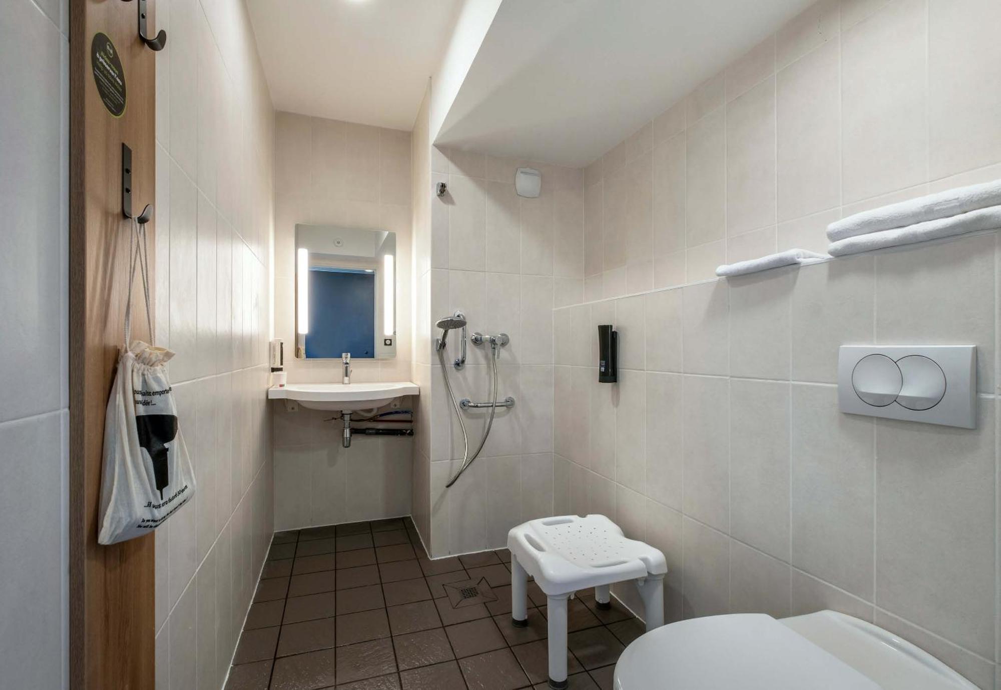 B&B Hotel Saintes Εξωτερικό φωτογραφία